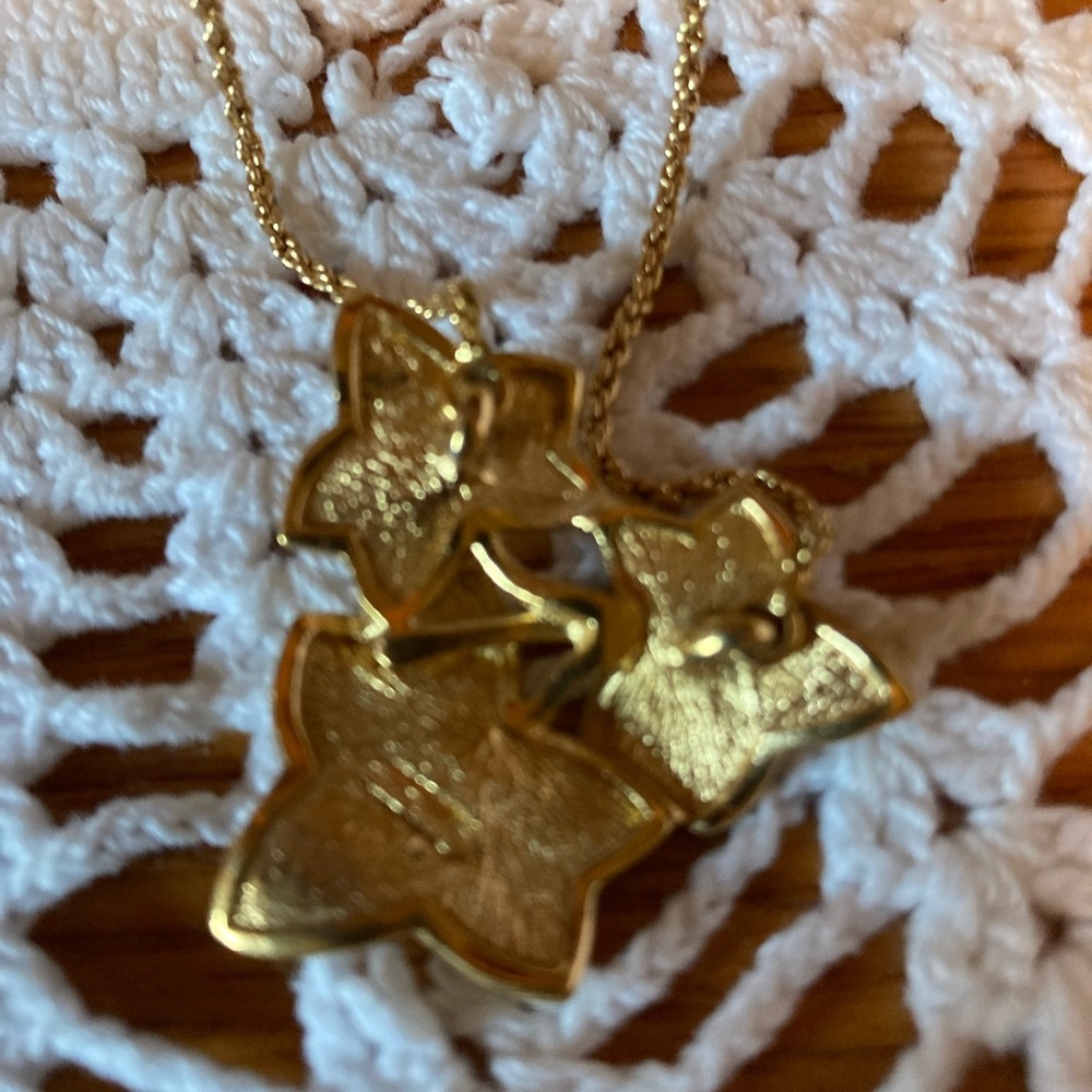 Necklace, 3 Gold Leaves 🍁 7” L x 1.5” (leaves)